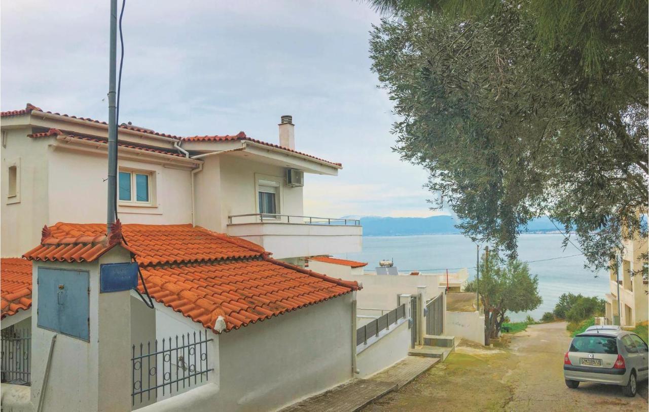 Amazing Home In Chalkida With Wifi エクステリア 写真