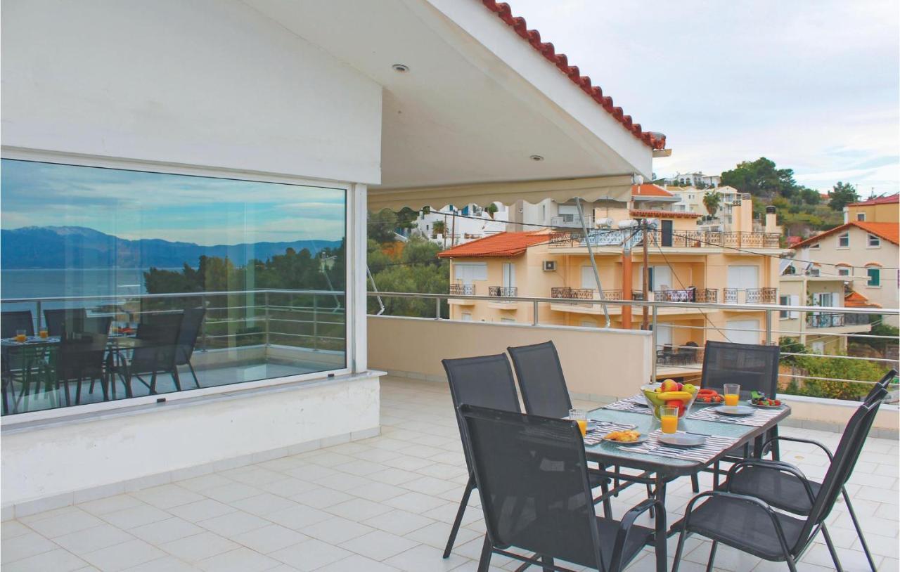 Amazing Home In Chalkida With Wifi エクステリア 写真