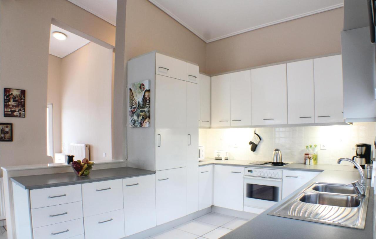 Amazing Home In Chalkida With Wifi エクステリア 写真